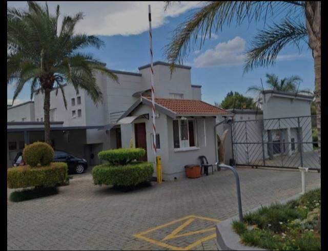 3 BEDROOM APARTMENT FOR SALE IN OAKDENE